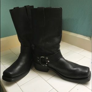 DURANGO LEATHER  STRAP BOOTS